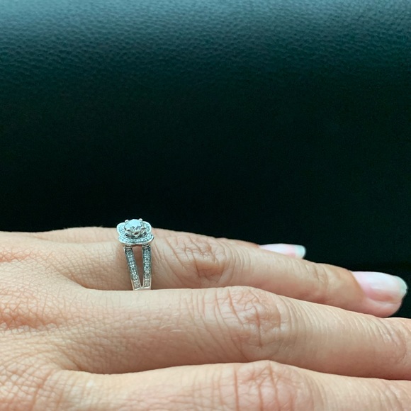 MAUBOUSSIN Chance of Love diamond ring & studs set - Picture 7 of 13